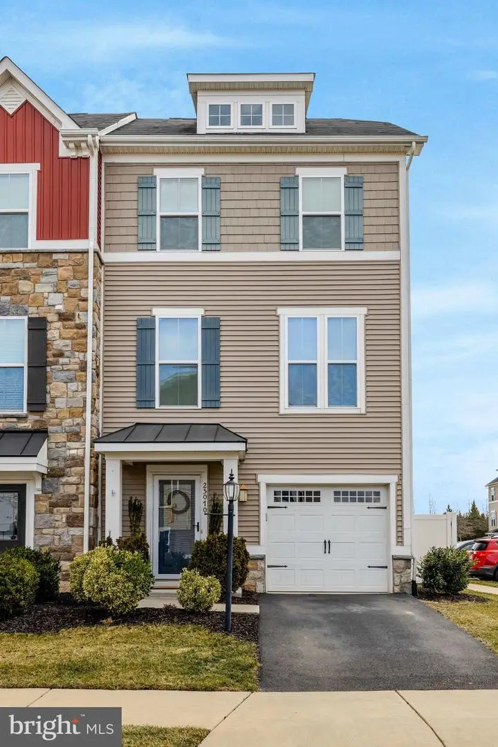 25070 Mcculley Ter, Aldie, VA 20105 - Image #1