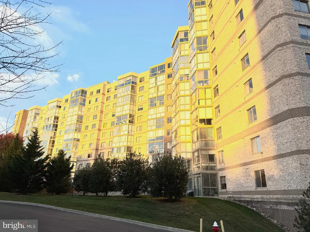 19355 Cypress Ridge Ter #503, Leesburg, VA 20176 - Image #1