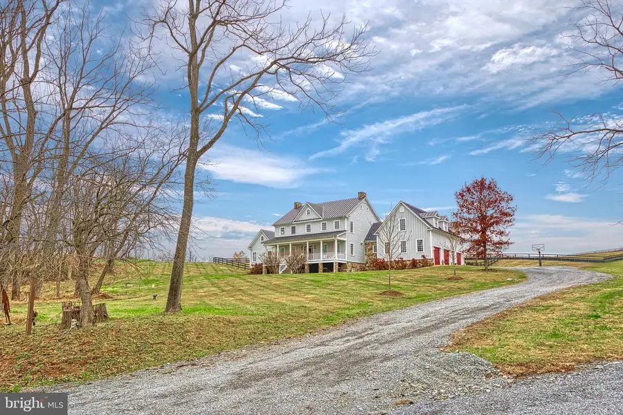 15718 Old Waterford Rd, Paeonian Springs, VA 20129 - Image #2