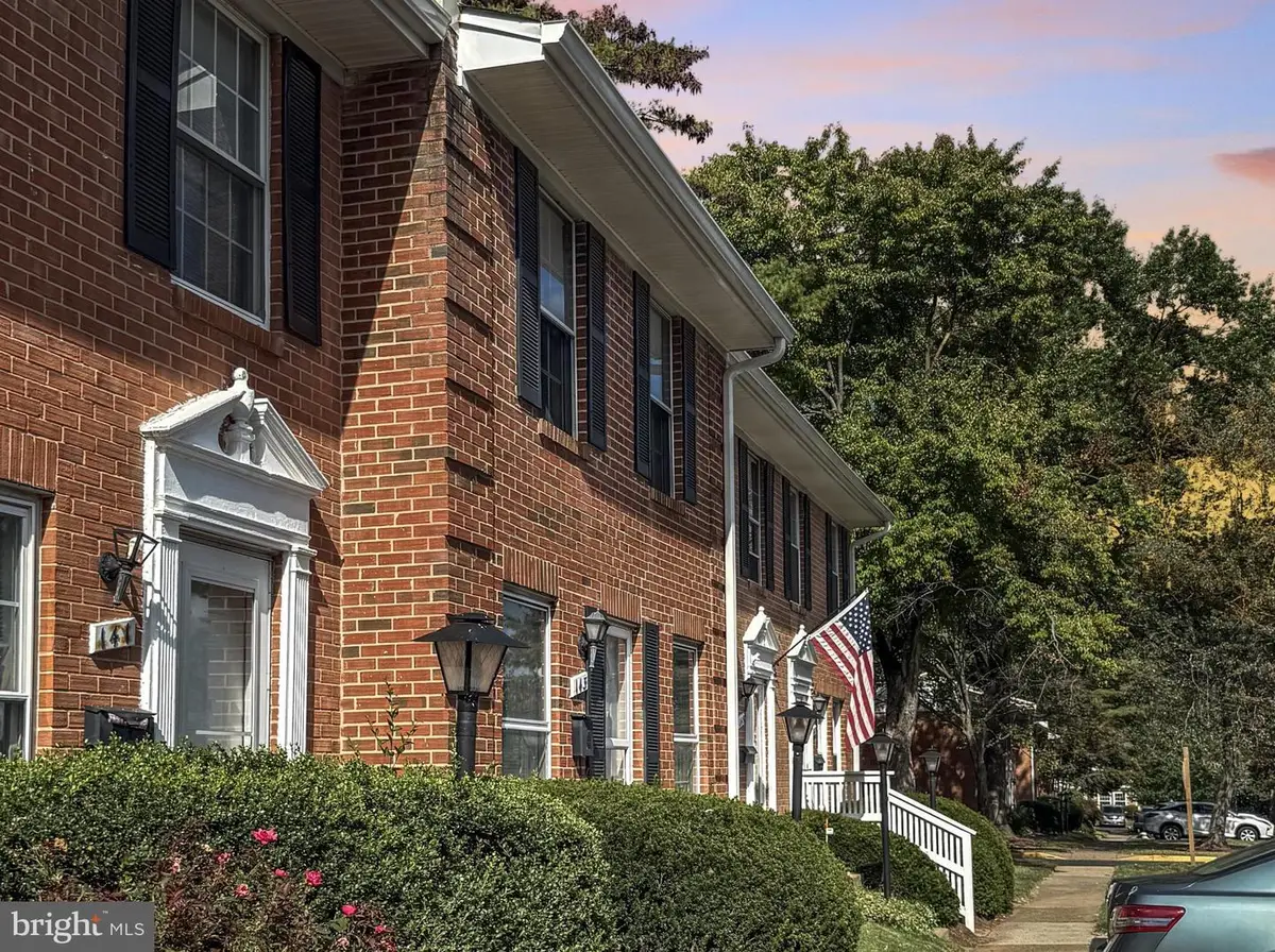 143 N Duke Dr, Sterling, VA 20164 - Image #1