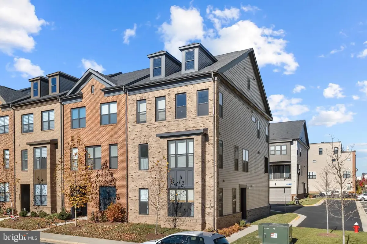 22962 Sullivans Cove Sq, Brambleton, VA 20148 - Image #1