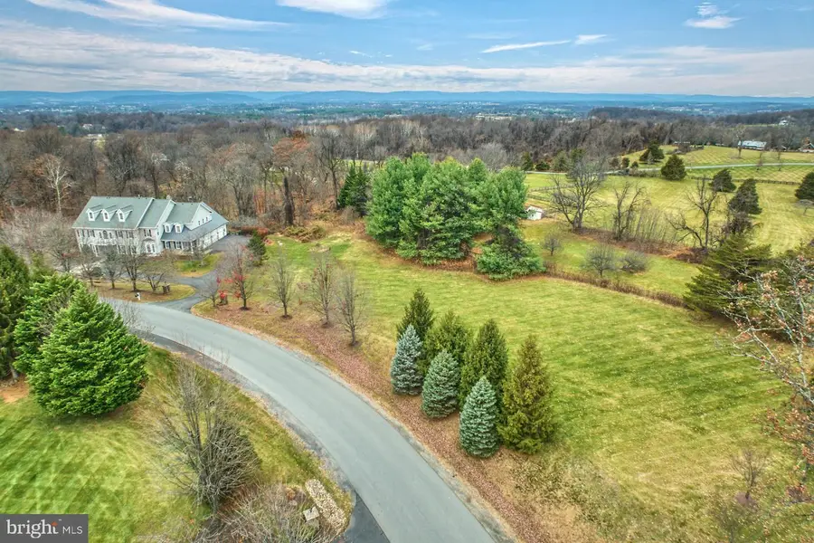 40398 Beacon Hill Dr, Leesburg, VA 20176 - Image #2