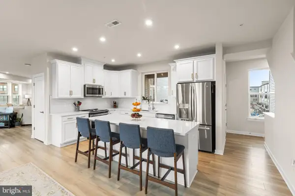 43769 Transit Sq, ASHBURN, VA 20147