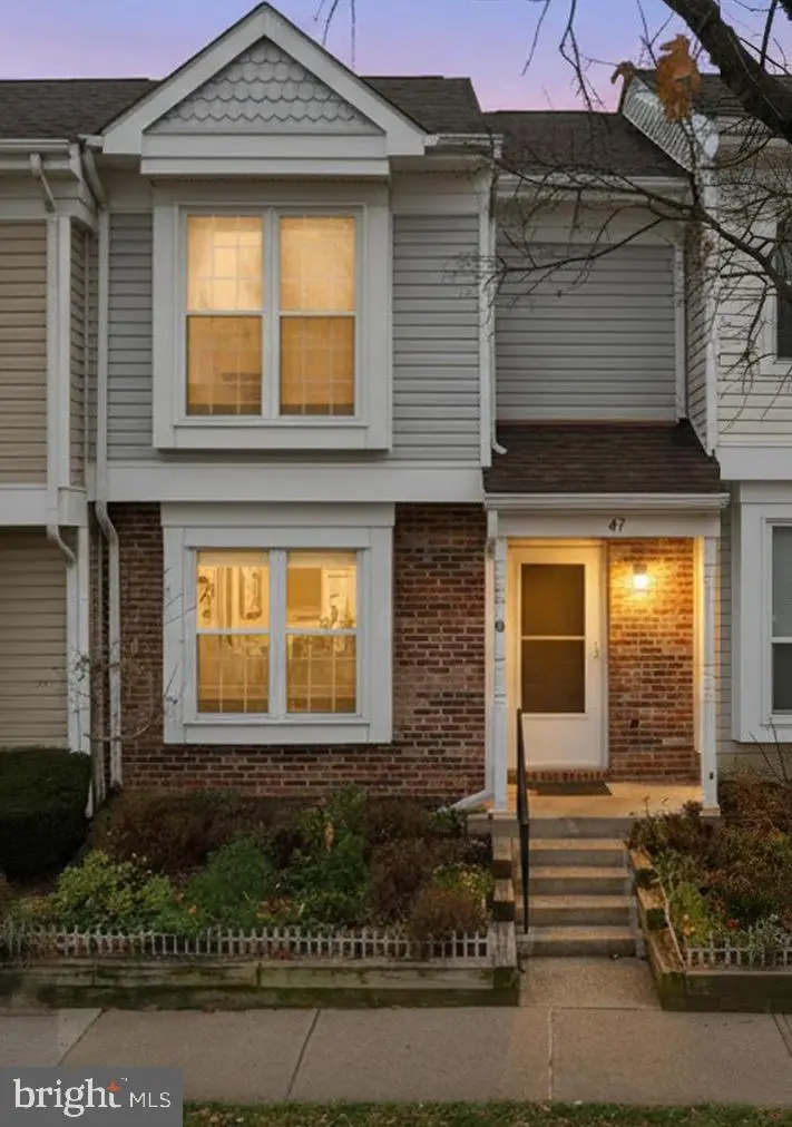 47 Essex Sq, Sterling, VA 20164 - Image #1