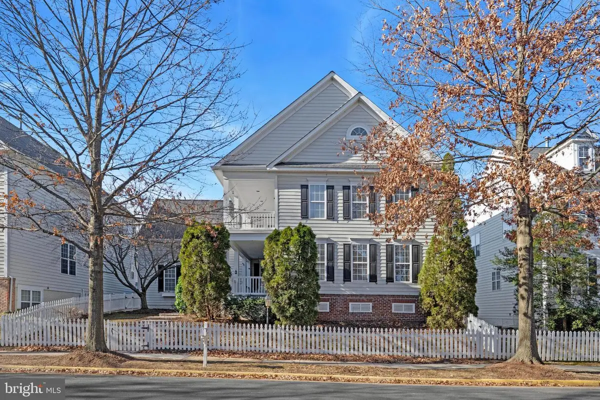 20319 Bowfonds St, Ashburn, VA 20147 - Image #1