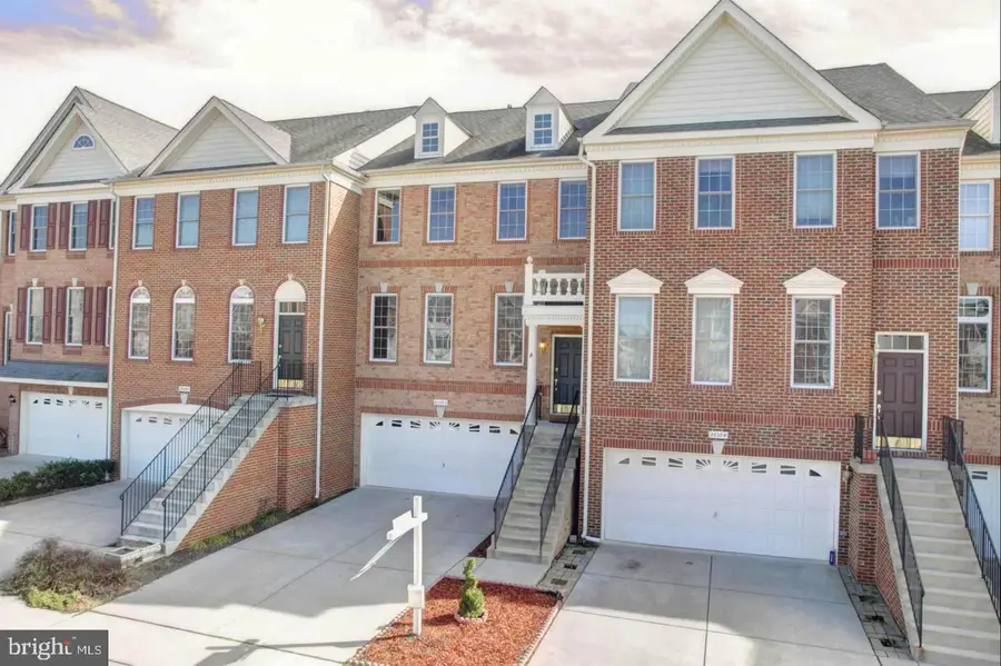25382 Whippoorwill Ter, Chantilly, VA 20152 - Image #2
