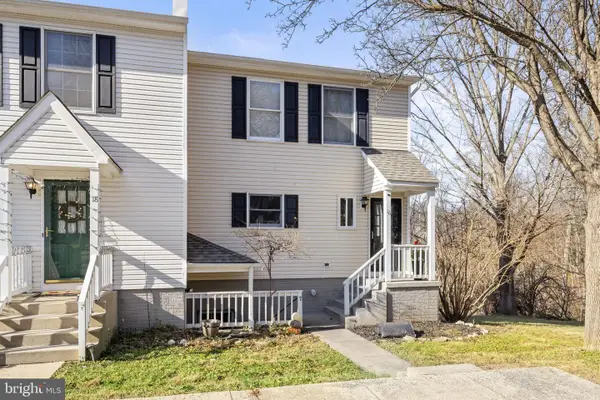 17 Stonewall Ct, MIDDLEBURG, VA 20117