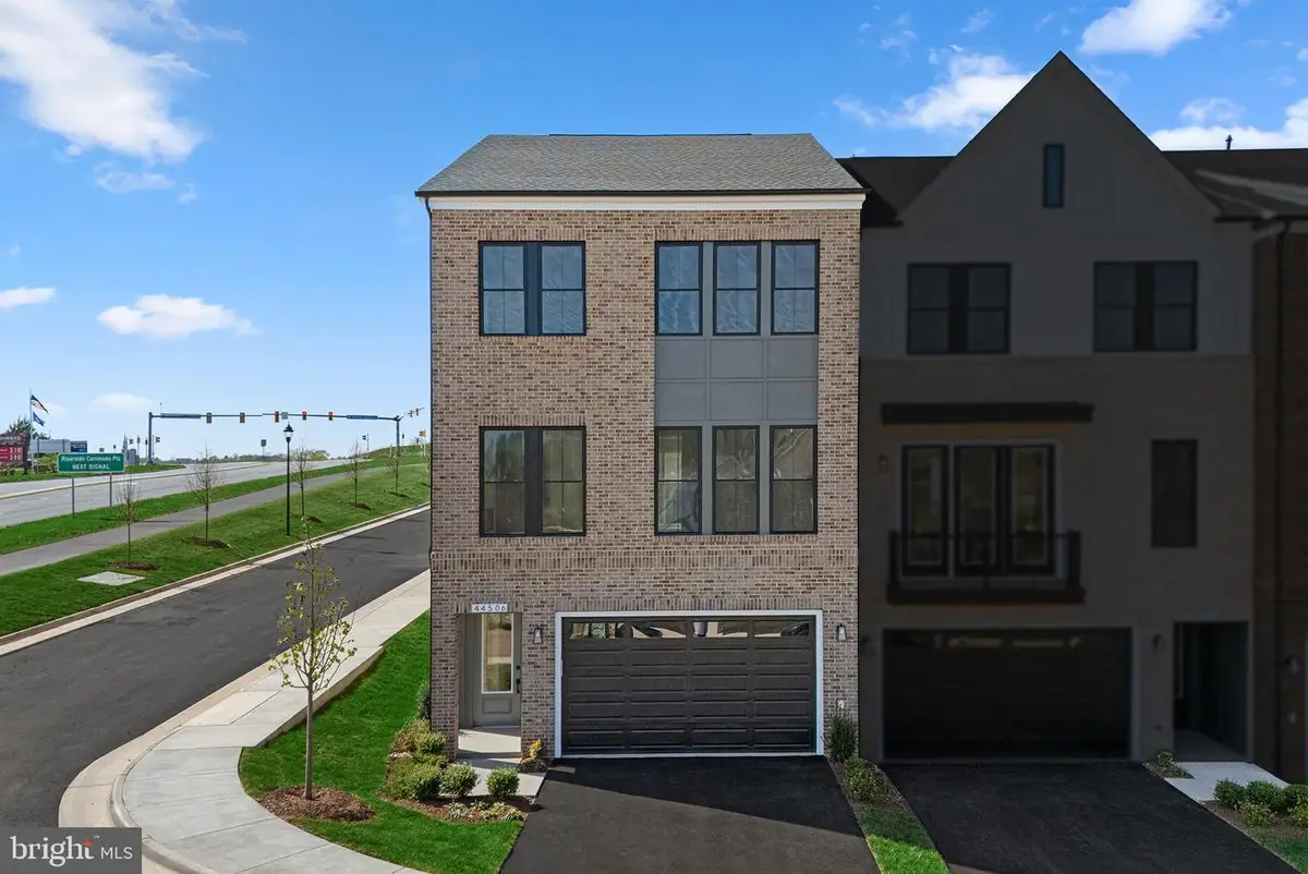 44506 Lowestoft Sq, Ashburn, VA 20147 - Image #1