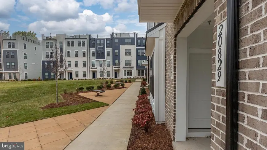 20829 Cloongee Ter, Dulles, VA 20166 - Image #3