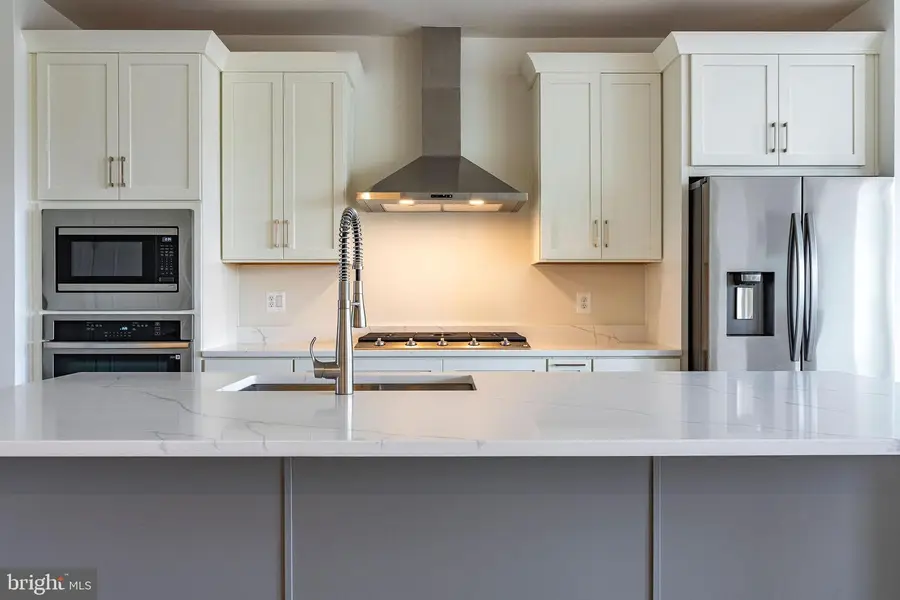 23630 Winterday Dr, Ashburn, VA 20148 - Image #2