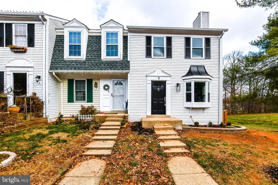 9 Dorrell Ct, Sterling, VA 20165 - Image #3