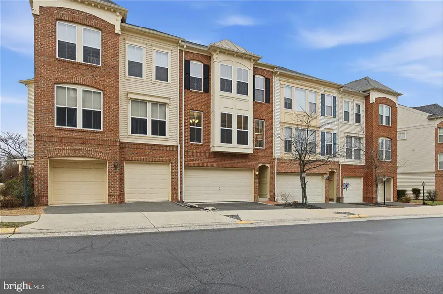 42466 Regal Wood Drive, Ashburn, VA 20148 - Image #2