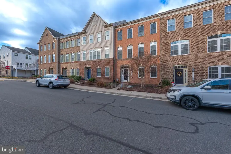 24615 Jenkins Leaf Ter, Sterling, VA 20166 - Image #2