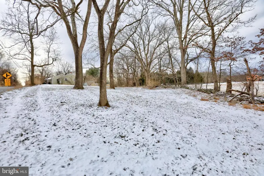 16819 Woodgrove Rd, Round Hill, VA 20141 - Image #2