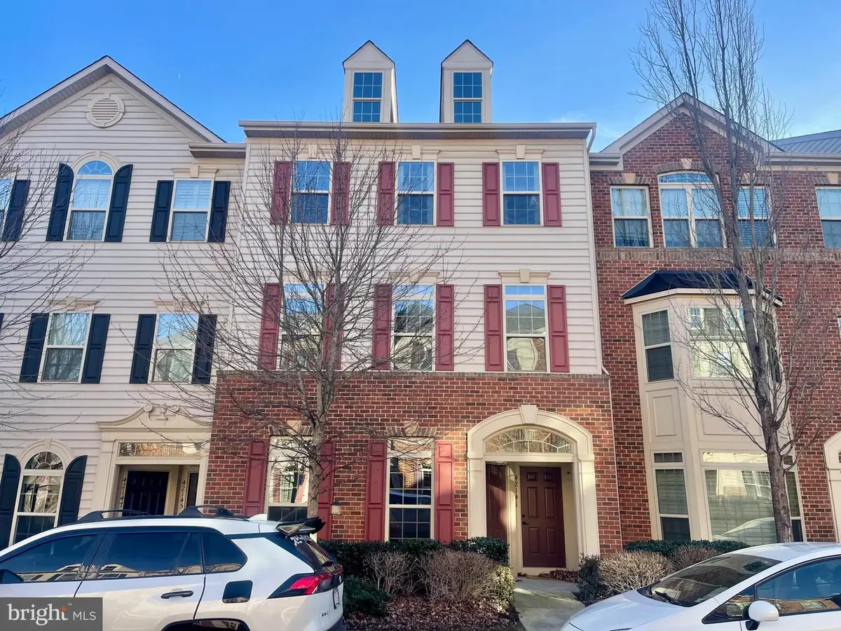 42143 Piebald Sq, Aldie, VA 20105 - Image #1