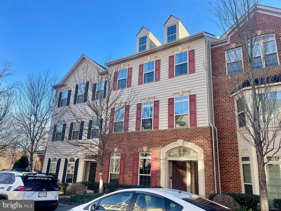 42143 Piebald Sq, Aldie, VA 20105 - Image #3