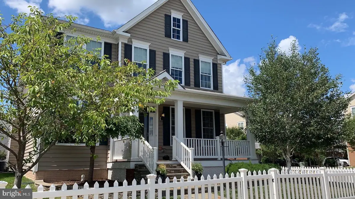 25083 Riding Center Dr, Chantilly, VA 20152 - Image #1