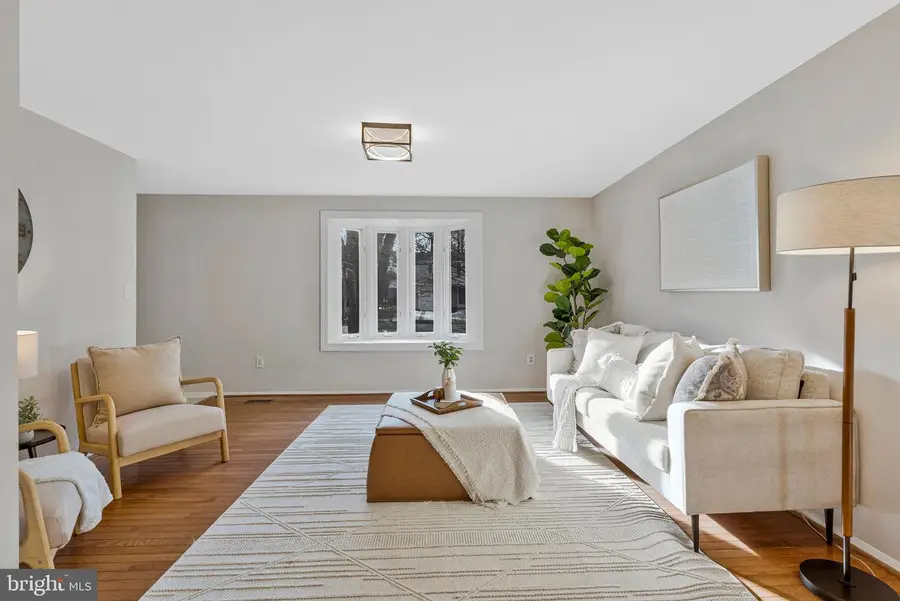 113 Caragana Ct, Sterling, VA 20164 - Image #2