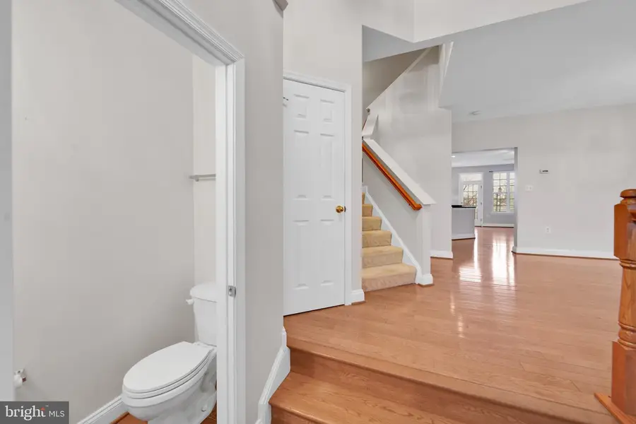 828 Linfield Ter Ne, Leesburg, VA 20176 - Image #2