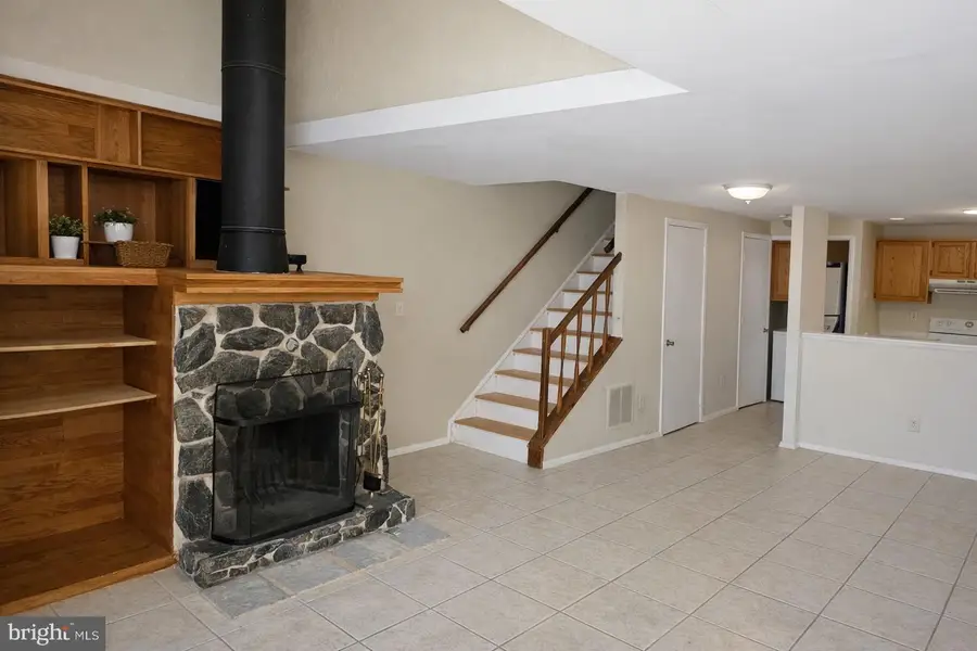 1072 Norwood Ct, Sterling, VA 20164 - Image #3