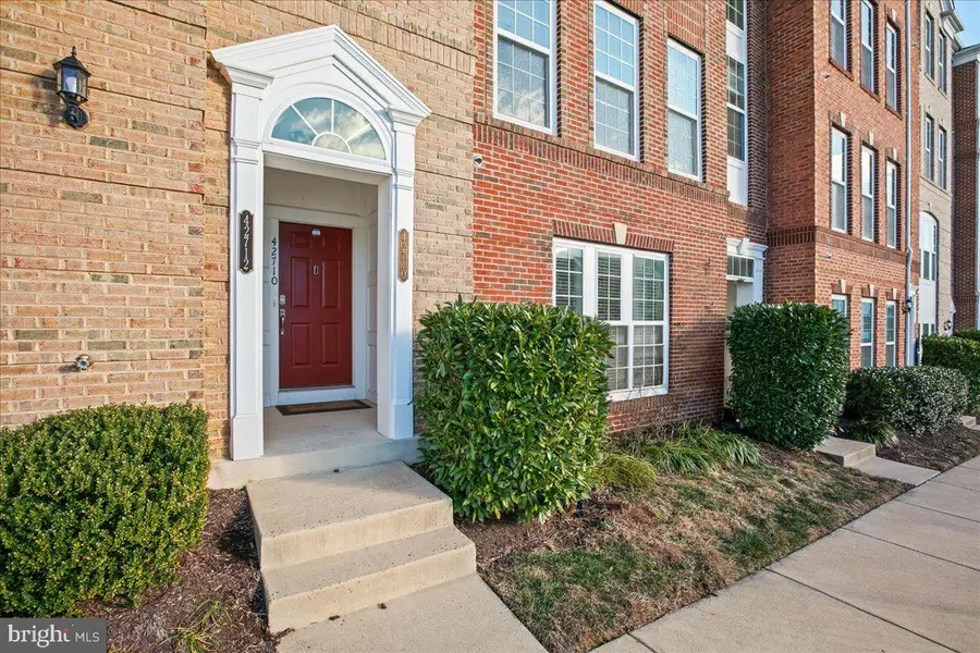42710 Telford Ter, Ashburn, VA 20147 - Image #2