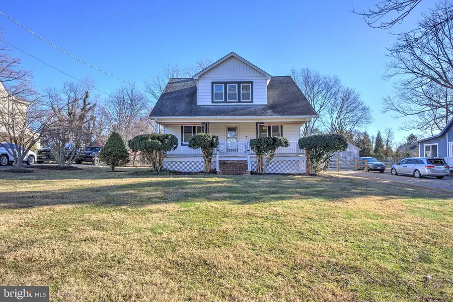 15 N Locust St, Round Hill, VA 20141 - Image #2