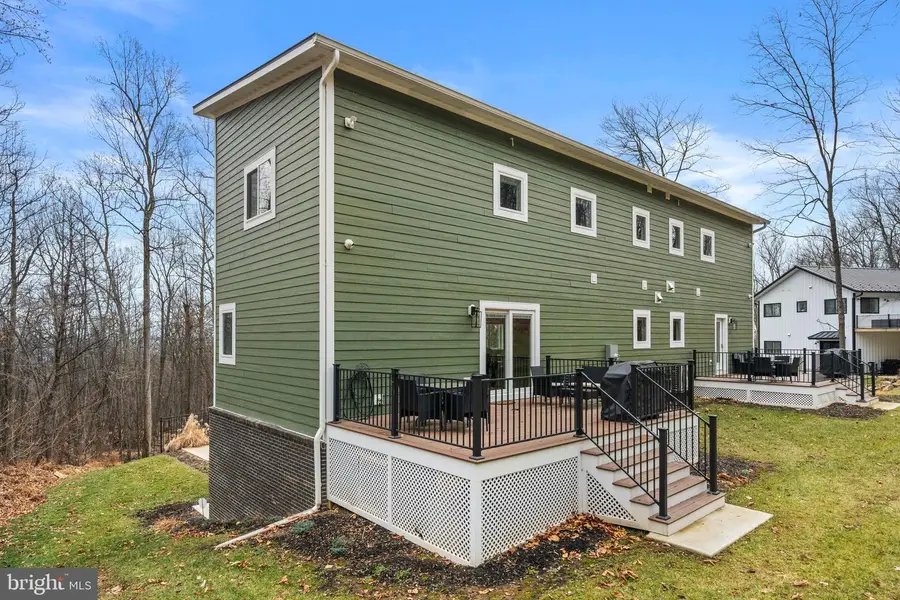 13537 Hanging Rock Ln, Lovettsville, VA 20180 - Image #3