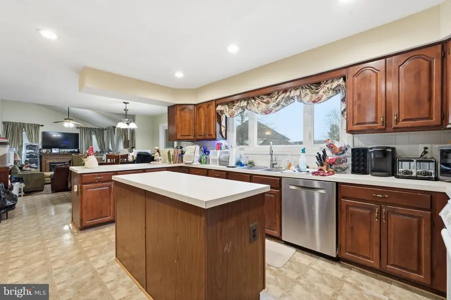 228 Whitney Pl Ne, Leesburg, VA 20176 - Image #3