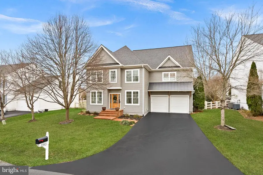 35611 Hamlet Ct, Round Hill, VA 20141 - Image #3