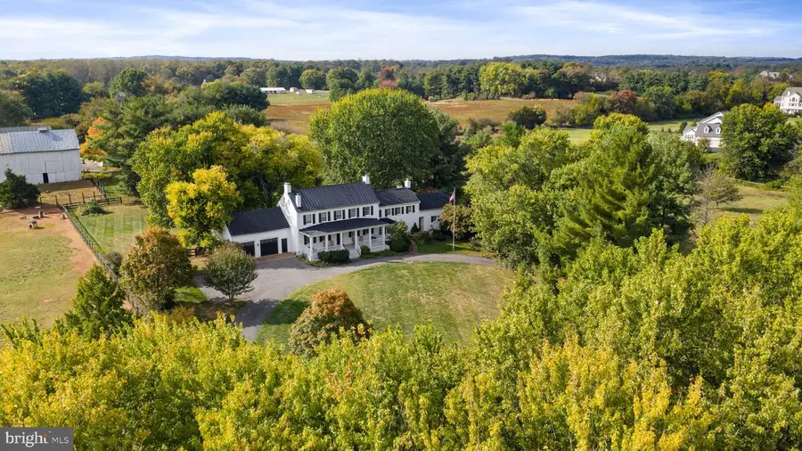 19937 Evergreen Mills Rd, Leesburg, VA 20175 - Image #3