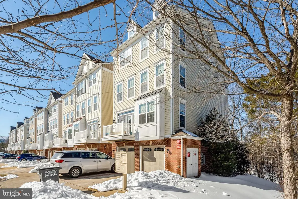 45768 Winding Branch Ter, Sterling, VA 20166 - #1