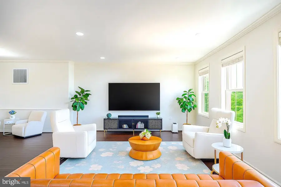 23718 Sailfish Sq, Brambleton, VA 20148 - Image #3