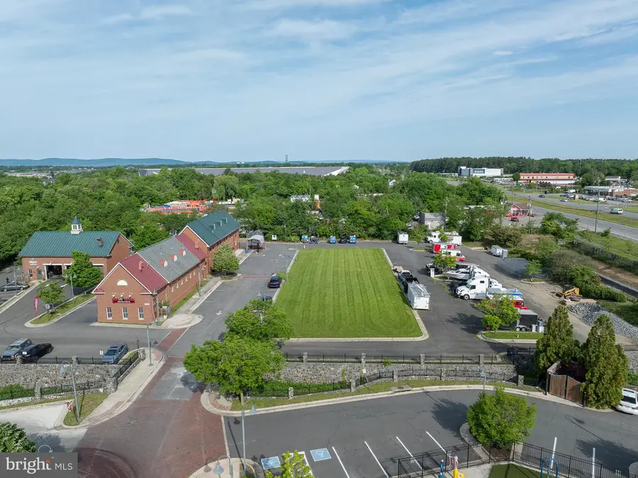 43140 Town Hall Plz, Chantilly, VA 20152 - #2