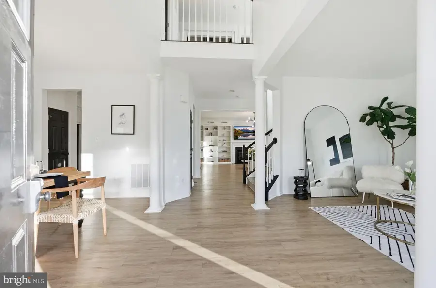 43038 Tippman Pl, Chantilly, VA 20152 - Image #3