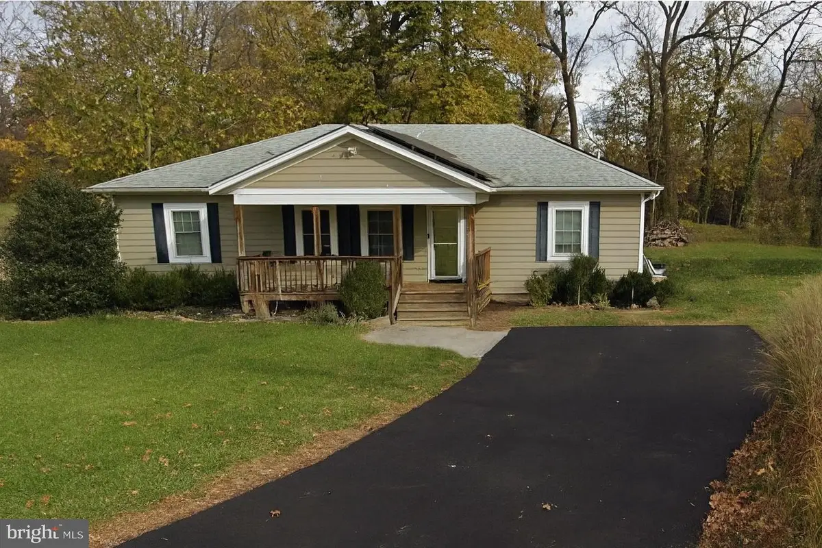 13 S Hughes St, Hamilton, VA 20158 - #1