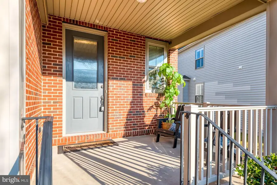 42506 Oxford Forest Cir, Chantilly, VA 20152 - Image #3