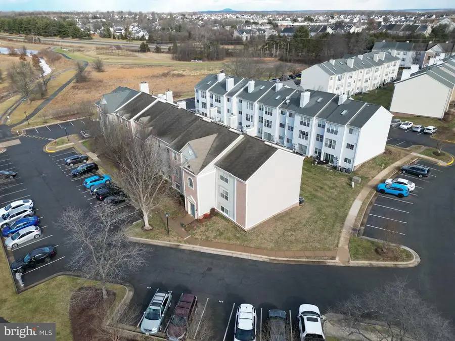 1123 Huntmaster Ter Ne #202, Leesburg, VA 20176 - Image #3