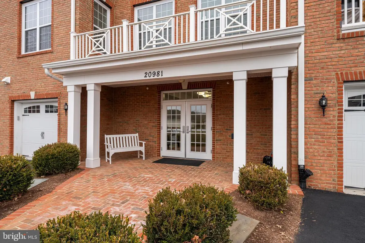 20981 Rocky Knoll Sq #301, Ashburn, VA 20147 - Image #1