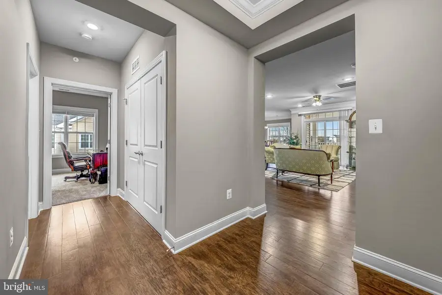 20981 Rocky Knoll Sq #301, Ashburn, VA 20147 - Image #3