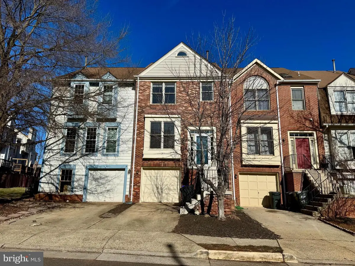 46919 Trumpet Cir, Sterling, VA 20164 - Image #1