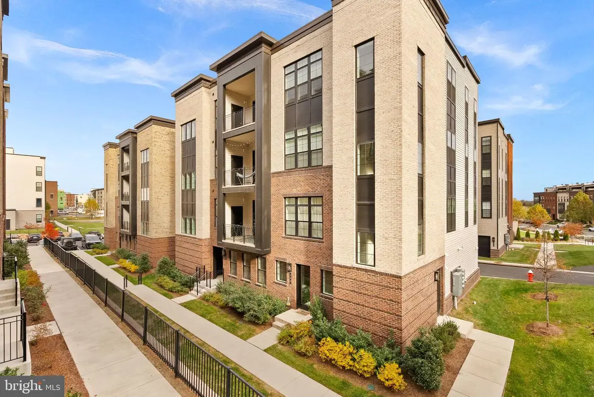 22171 Springside Ter #400, Ashburn, VA 20148 - Image #1