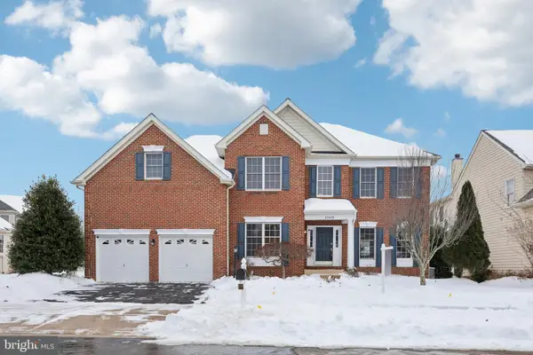 25429 Carrington Dr, CHANTILLY, VA 20152