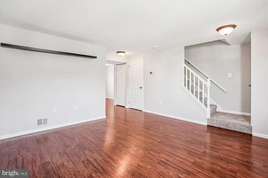 31 Quincy Ct, Sterling, VA 20165 - #2