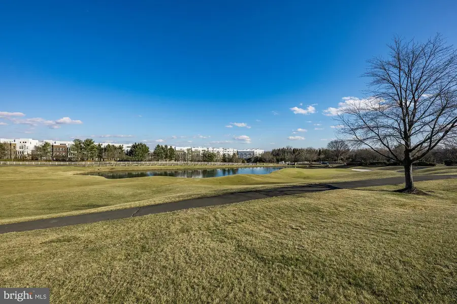 19812 Rothschild Ct, Ashburn, VA 20147 - #2