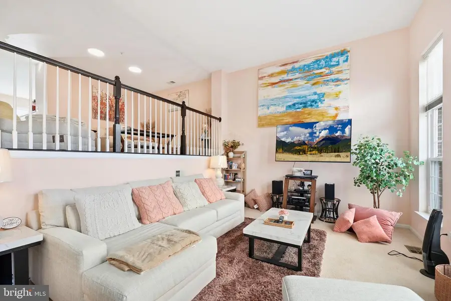 42262 Terrazzo Ter, Aldie, VA 20105 - Image #3