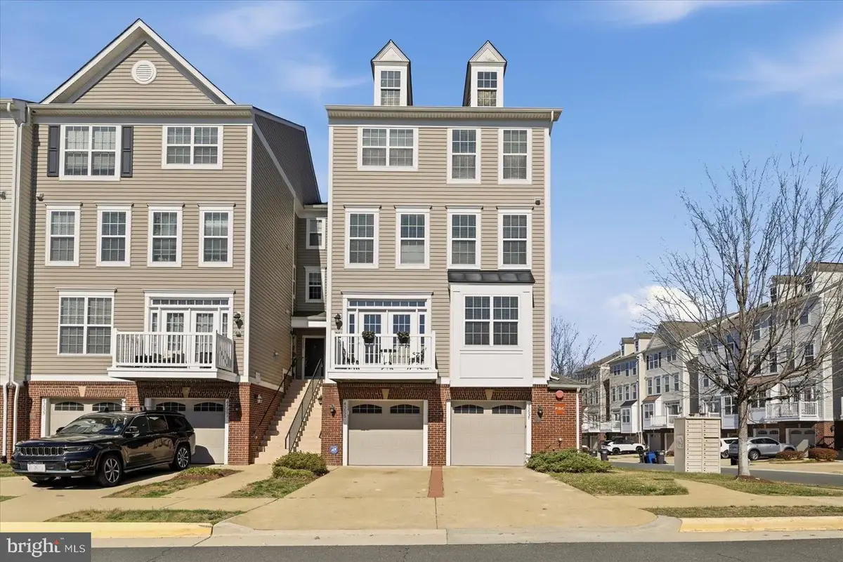 45655 Winding Branch Ter, Sterling, VA 20166 - #1