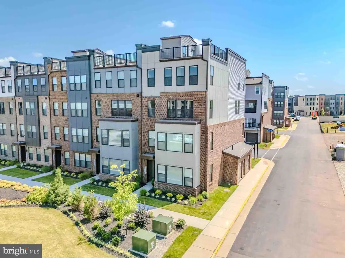 43730 Transit Sq, Ashburn, VA 20147 - #1