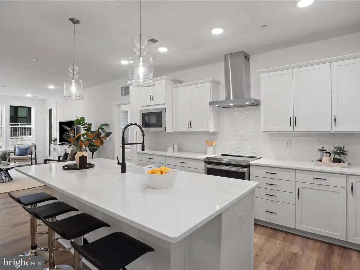 21731 Dovekie Ter #205, Ashburn, VA 20147 - Image #1