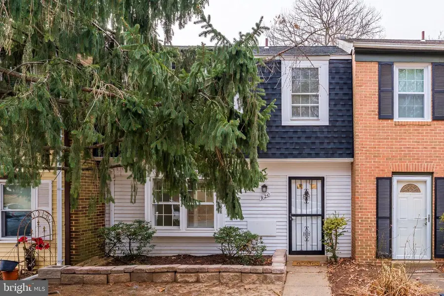 920 Windsor Ct, Sterling, VA 20164 - Image #2