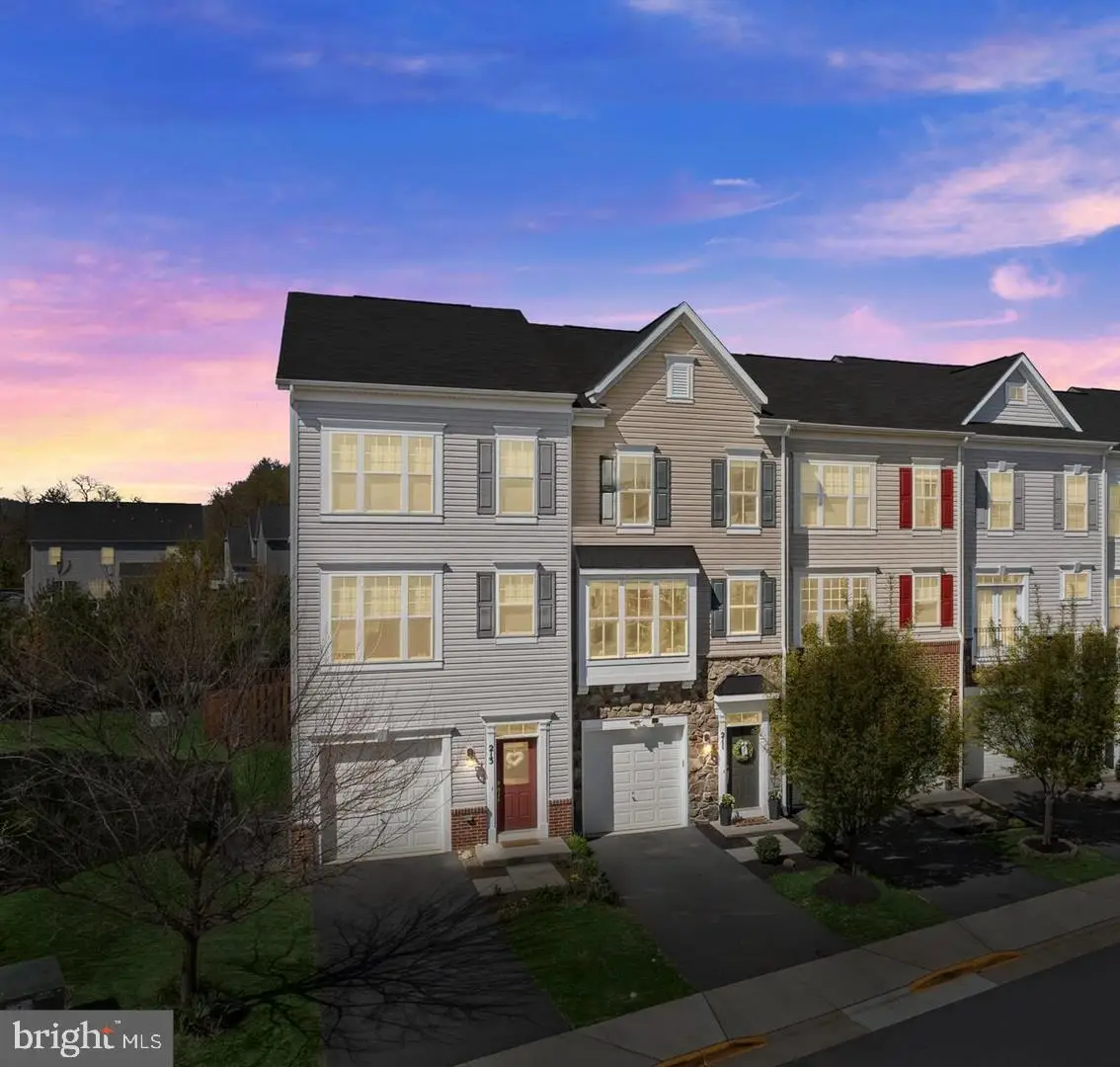 211 Miles Hawk Ter, Purcellville, VA 20132 - Image #1